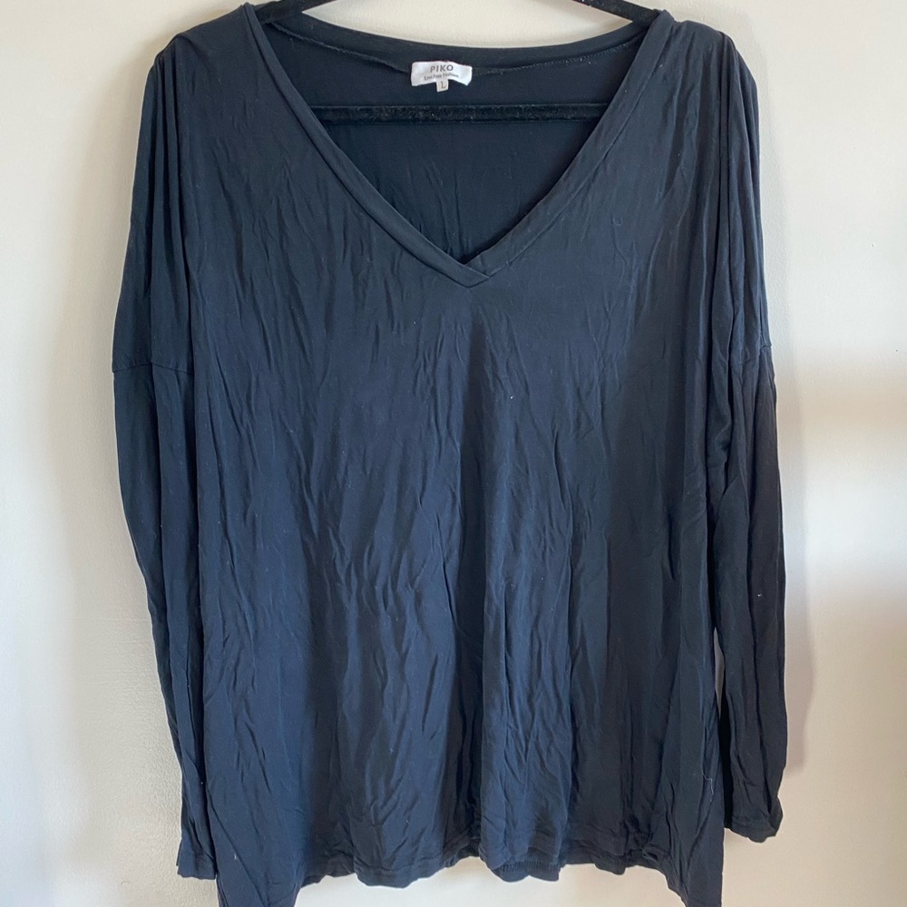 Piko long sleeve black v neck tshirt